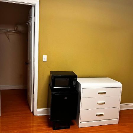 Spotless Guest Room With Shared Bathroom Ορλάντο Εξωτερικό φωτογραφία